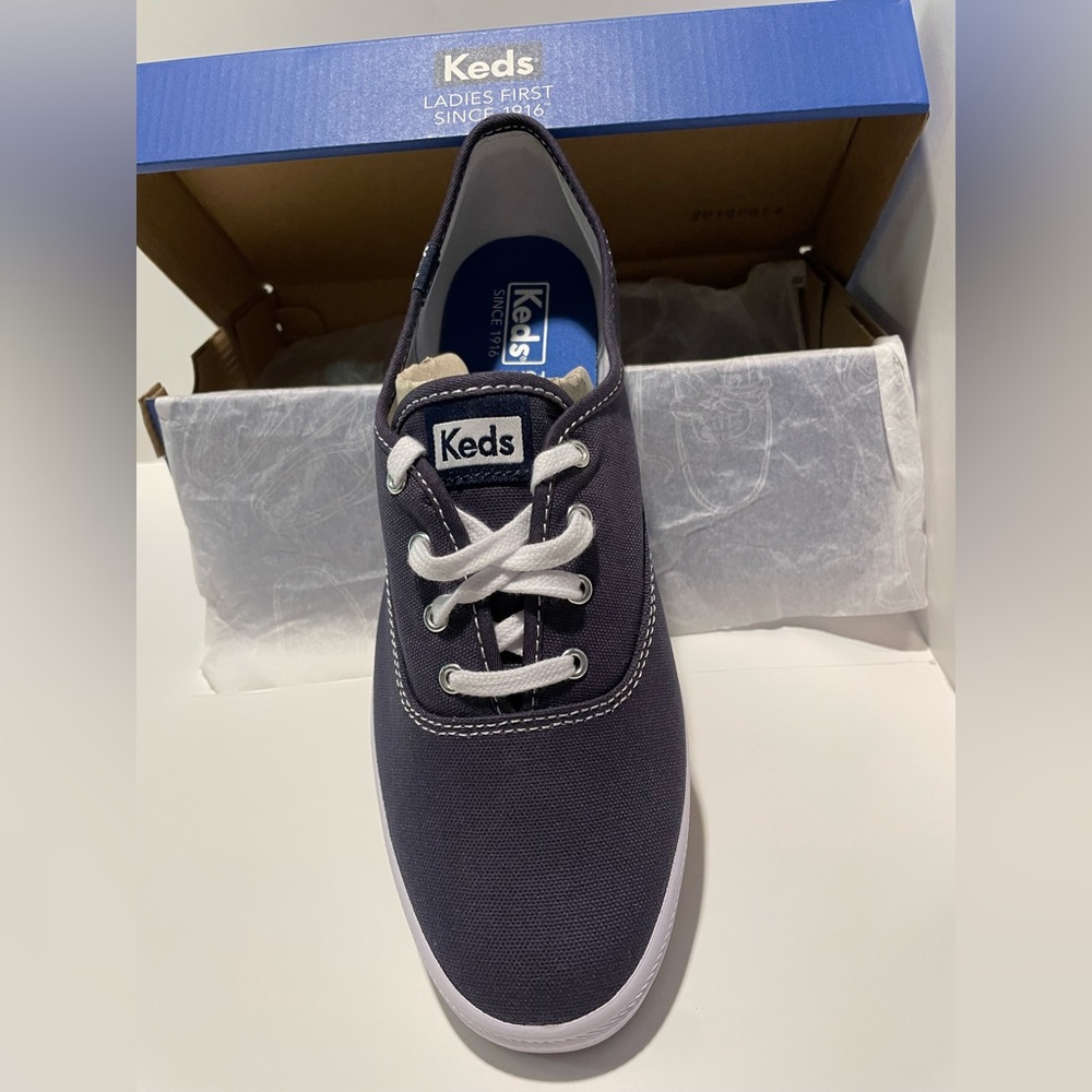 Keds Women’s Navy blue canvas sneakers